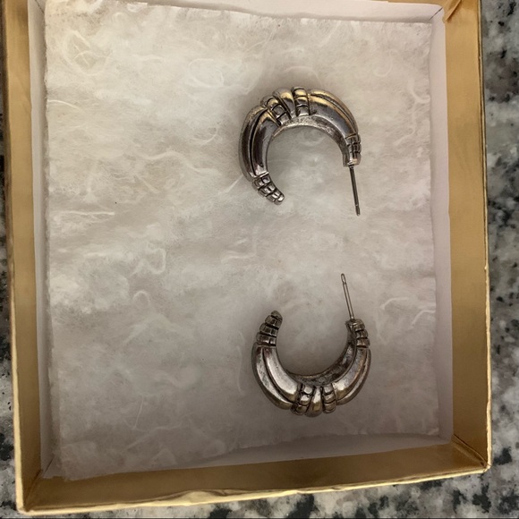 Pierced earrings from Premier Designs - Picture 2 of 2